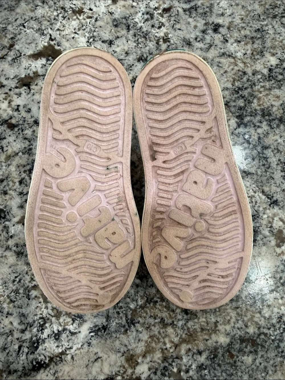 Native Kids Water Shoes slip one shimmery pink size 10